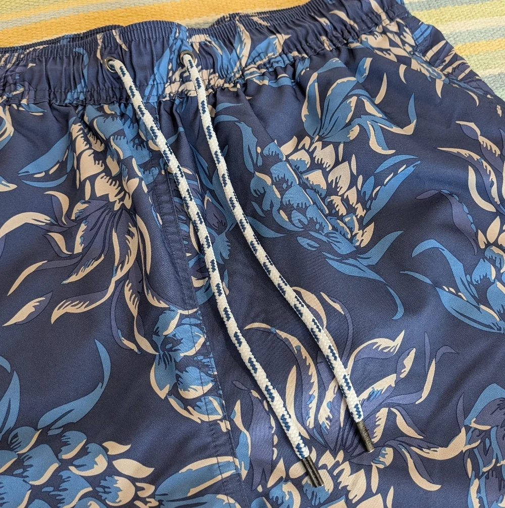 ⭐ Brooks Brothers Blue Pineapple Print Swim Trunks Size Small